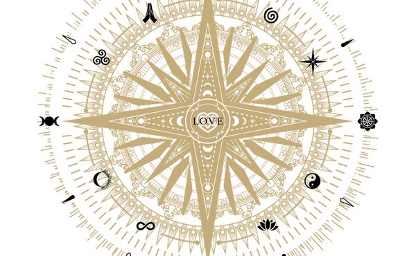 Et design inspireret af et guldkompas fra The Book of Rituals, der symboliserer et sjælfuldt liv med “KÆRLIGHED” i centrum.